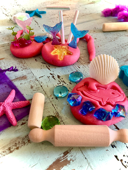 What is a Sensory Play Nest Kit?